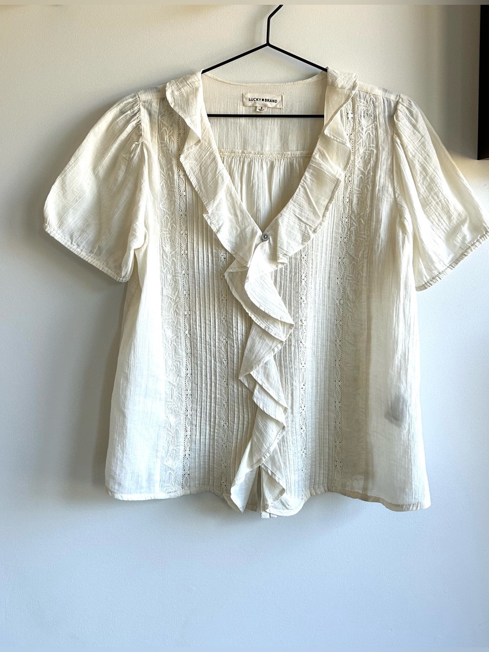 *Like New, Never Worn* Lucky Brand Ruffle Front Cotton Blouse White Small